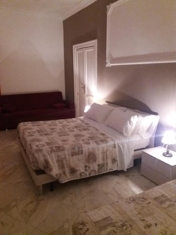 B&Bhotel Emmanuel Napoli ภายนอก รูปภาพ