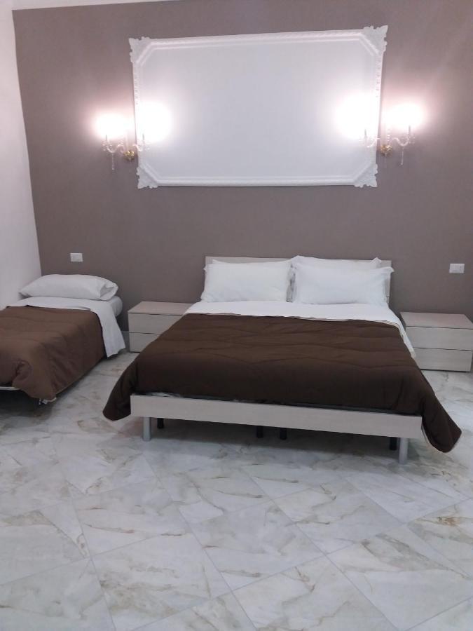 B&Bhotel Emmanuel Napoli ภายนอก รูปภาพ