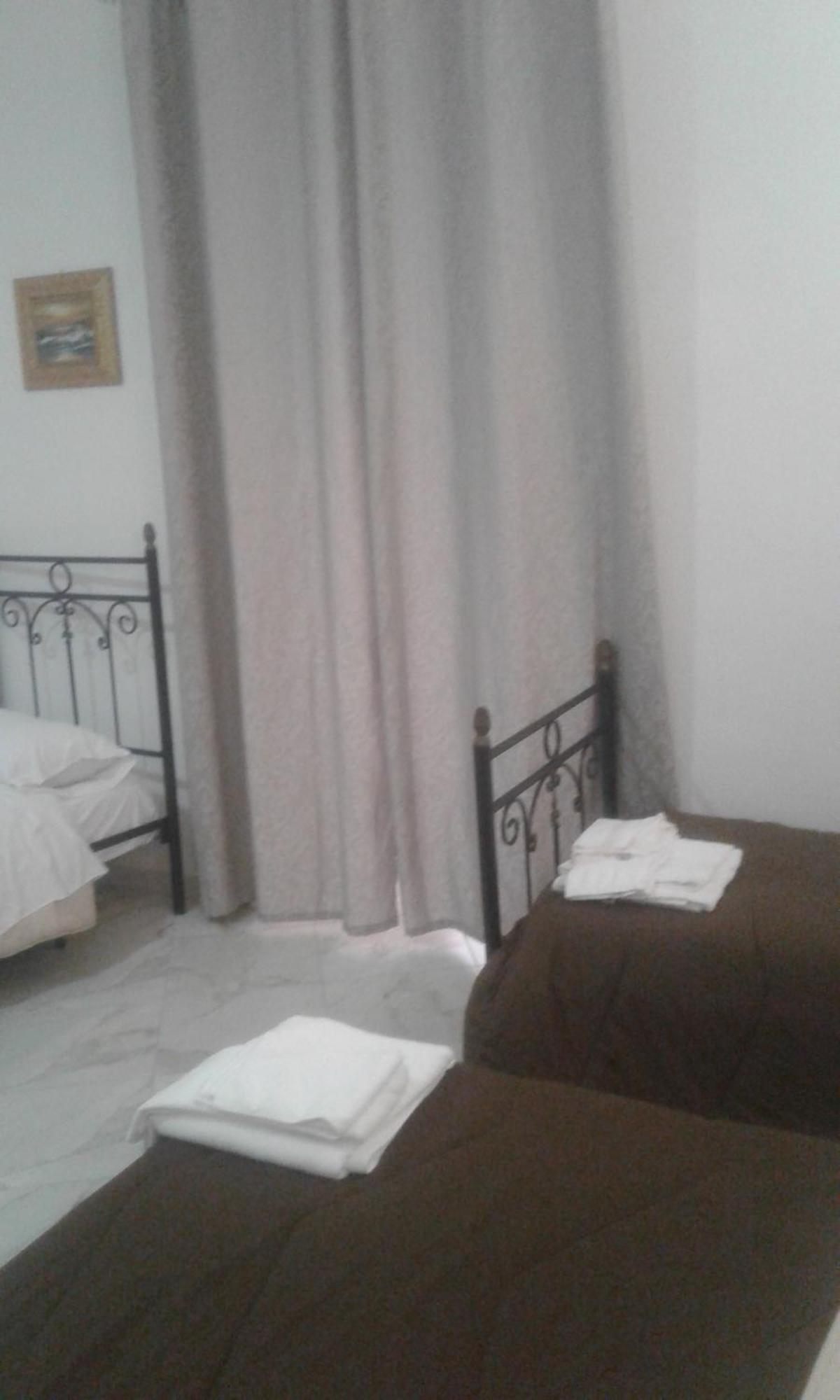 B&Bhotel Emmanuel Napoli ภายนอก รูปภาพ