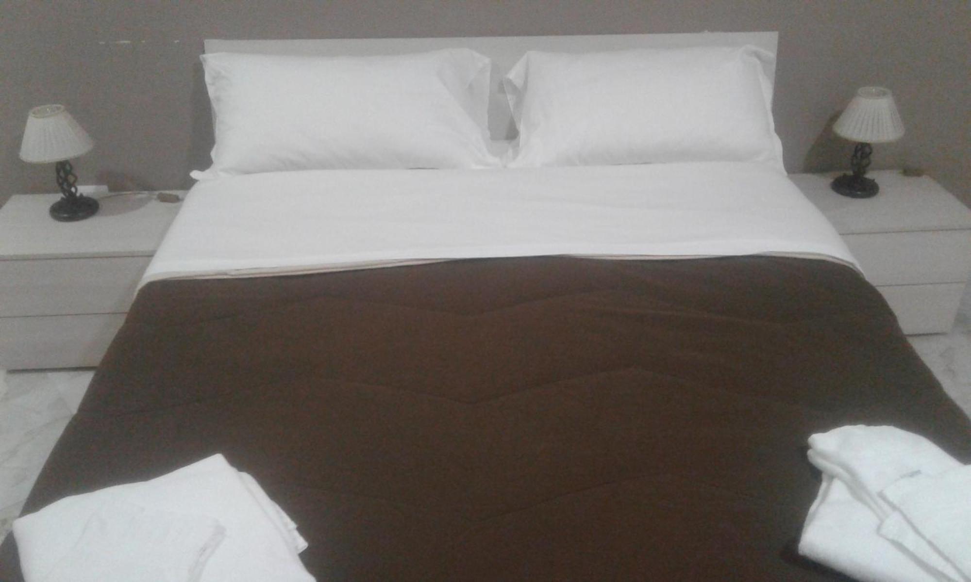 B&Bhotel Emmanuel Napoli ภายนอก รูปภาพ